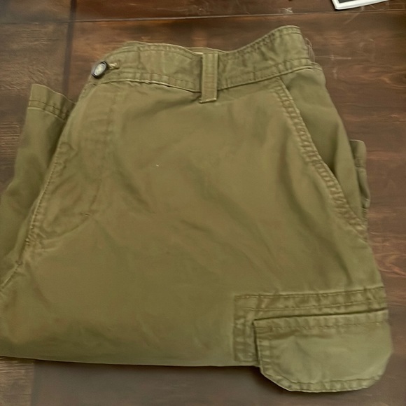 IZOD cargo shorts - Picture 5 of 5